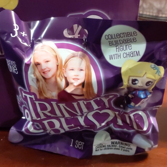Trinity & Beyond Collectible Figure ( 2 pack) - Picture 1 of 3